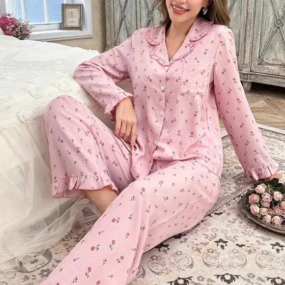 New Roses and Rosè pyjama set - Picture 2 of 11